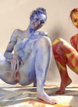 beautiful-bodypainting-spread--and-pee/14.jpg