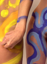 beautiful-bodypainting-spread--and-pee/2.jpg