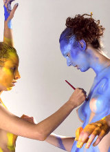 beautiful-bodypainting-spread--and-pee/3.jpg